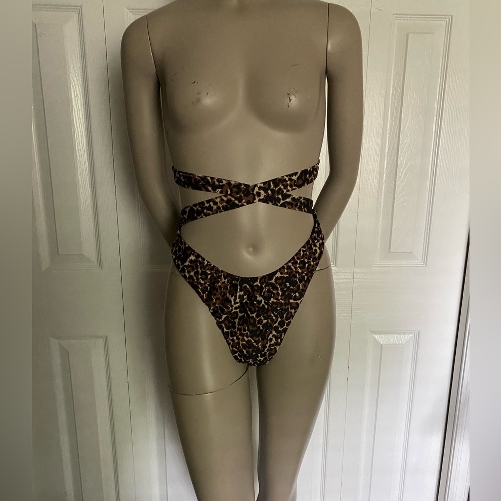 Matte Collection Leopard Print Wrap Around Bikini… - image 1